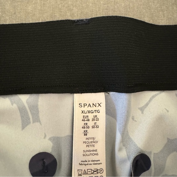 SPANX Kick Flare Sunshine Floret Navy Blue Pull-On Pant Stretch Size XL Petite - Picture 14 of 15